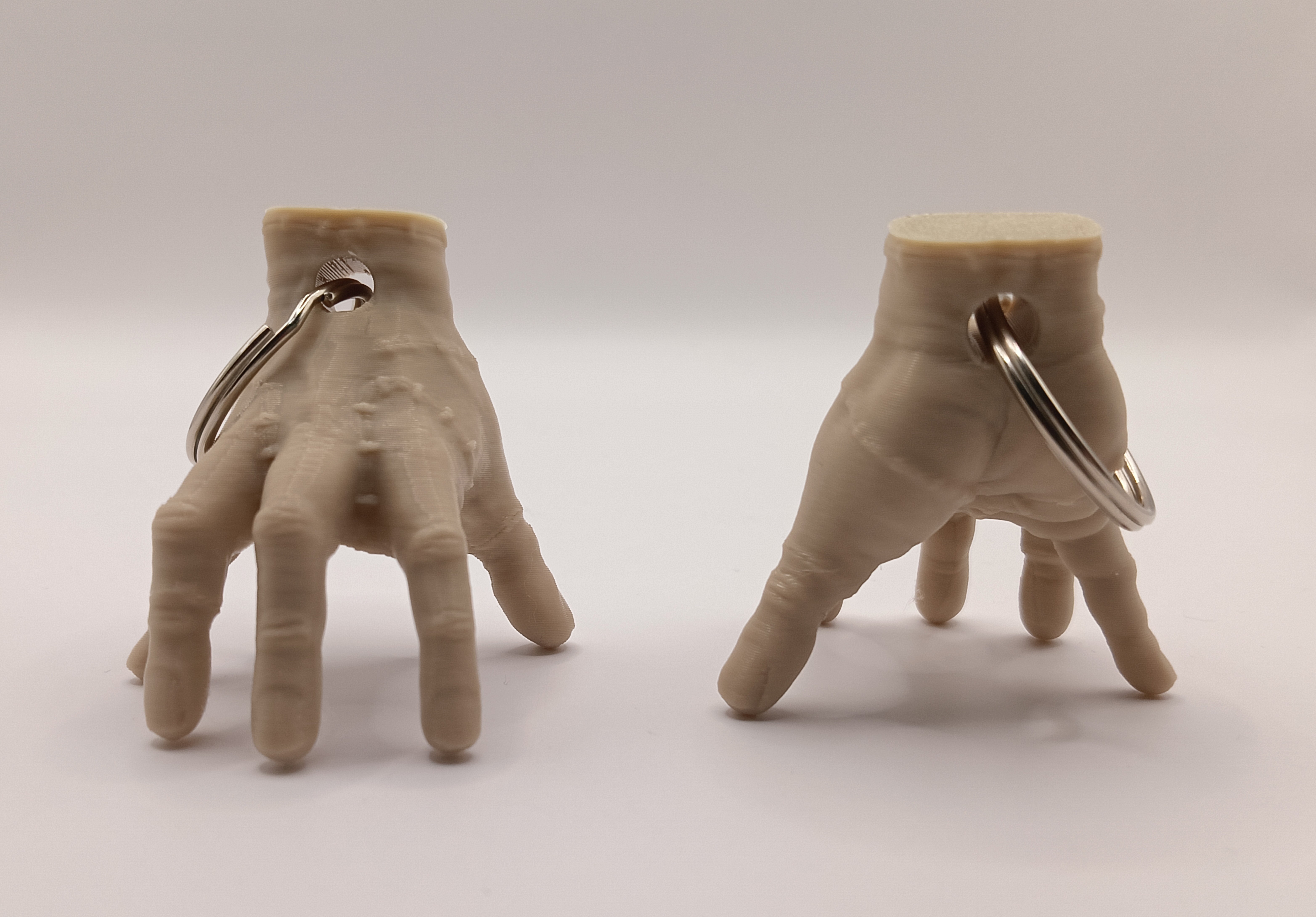 Brelok: Rączka (The Thing)