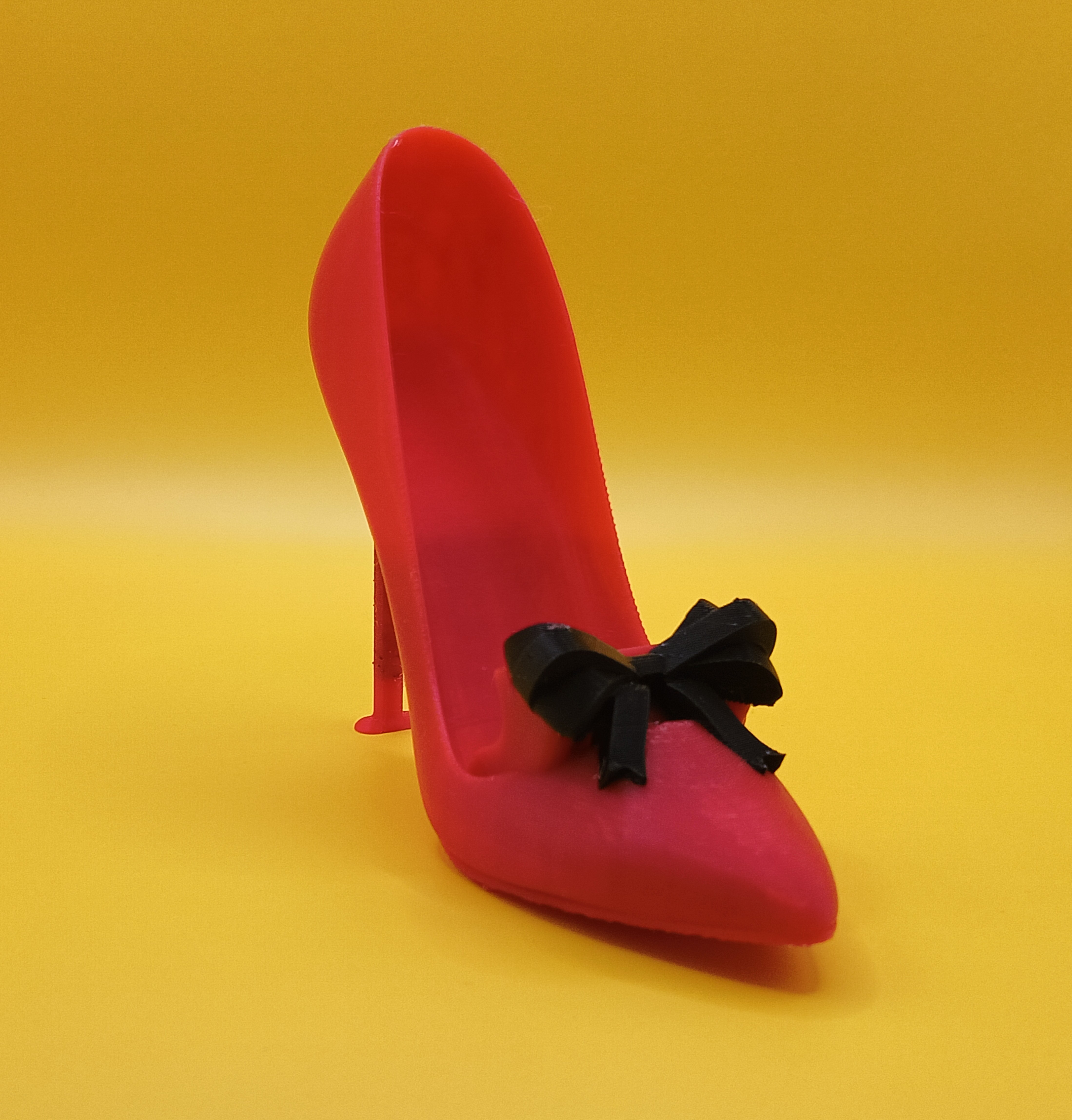 Stojak na telefon But szpilka